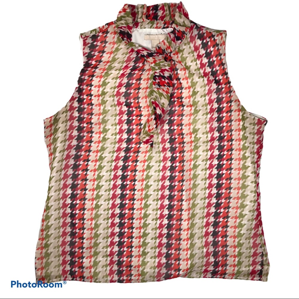 Banana Republic Ruffle V-Neck sleeveless blouse